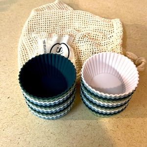 That silicon kitchen cupcake holders